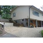 Muuri ja kivityöt 8.8.2009, välissä tehty autotallit harrastekäyttöön talven aikana.