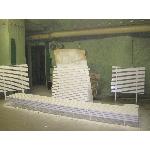 Tason ja irroitettavan tilanjakaja taustan maalaukset.